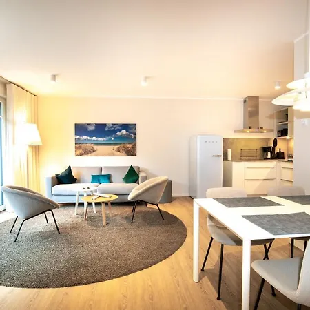 Beatrice Seeglas Apartment